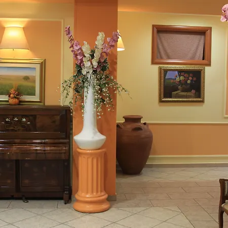 Balconata 2.0 Banqueting & Отель Лучера