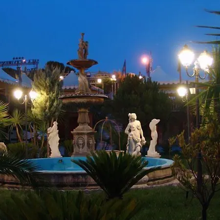 Balconata 2.0 Banqueting & Отель Лучера